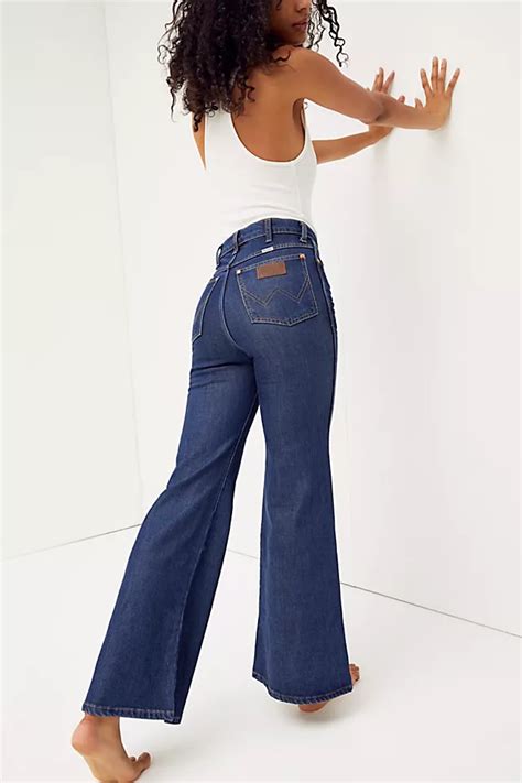 Wrangler Wanderer 622 High Rise Flare Jeans Free People Uk