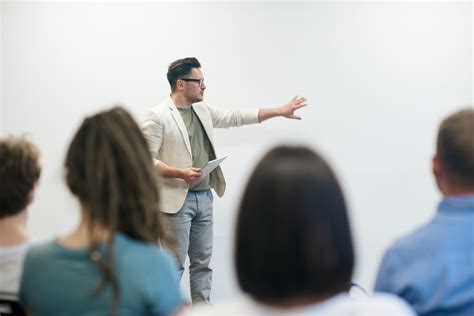Overcome Your Fear Of Public Speaking With These 3 Tips