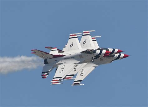 Usaf Thunderbirds Headline Crowd Thrilling Line Up At Bethpage Air Show