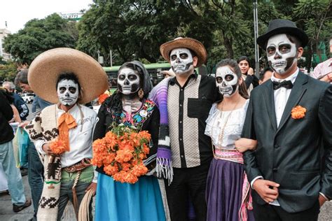 8 Young Mexicans On How Theyre Preserving Día De Muertos Traditions