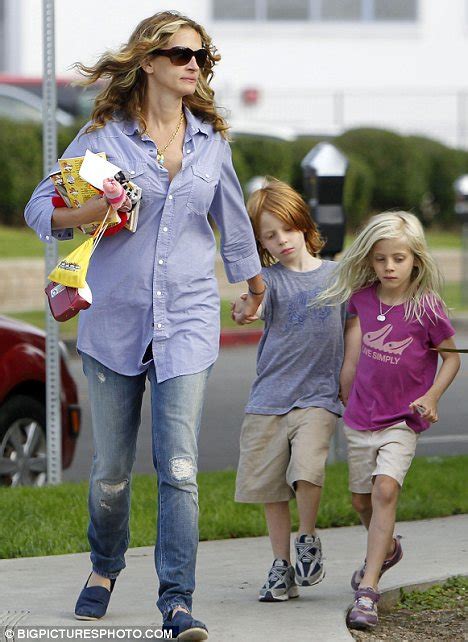 Julia Roberts Takes Break From Filming Snow White For Day With Twins