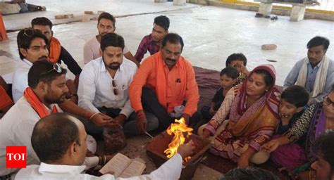 Hindu Jagran Manch Organizes Ghar Wapasi Of Woman Who Married A