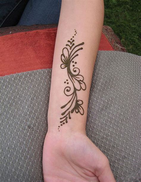 Simple Henna Tattoo On Wrist Tattoos Book Tattoos Designs