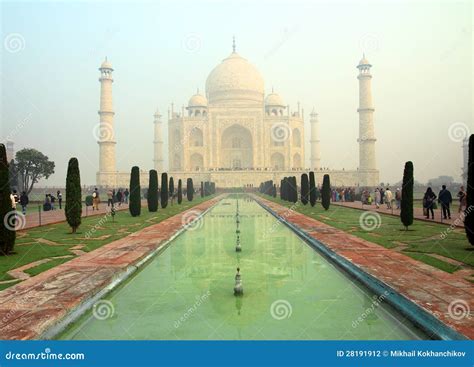 Taj Mahal Famous Mausoleum Editorial Photography Image Of Monument