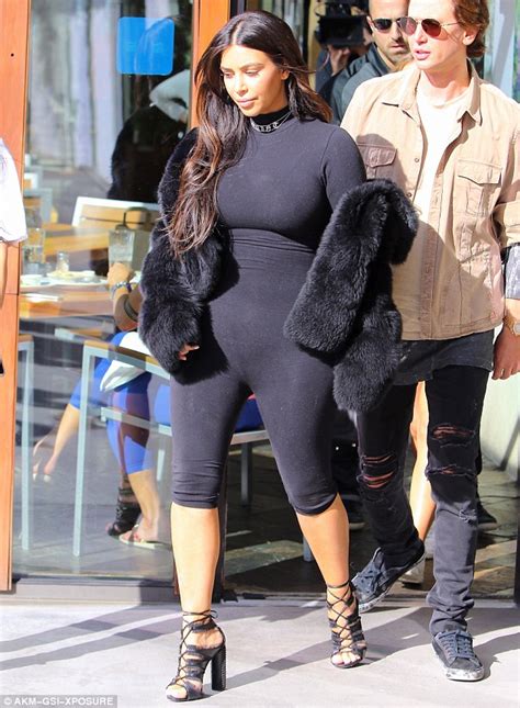 Kim Kardashian Wears A Bodysuit To Shoot Keeping Up With The Kardashians Daily Mail Online