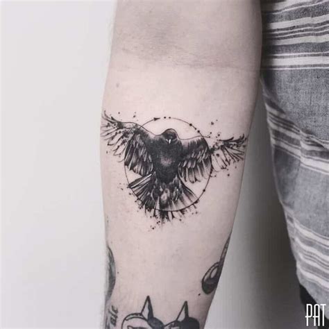 23 Mystique And Seductive Raven Tattoo Designs Crow Tattoo Raven