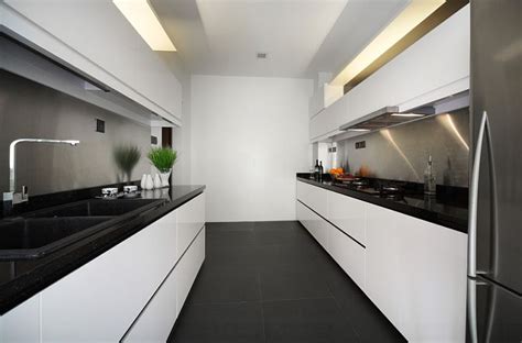 The safe thing would have been to go with all white kitchen cabinets (a classic look that never gets old imo). Black And White Kitchens: Ideas, Photos, Inspirations