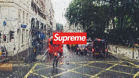 Supreme Raindrops Wallpaper