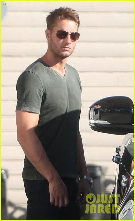 Justin Hartley Shows Off His Buff Biceps At The Gym Photo 3966622