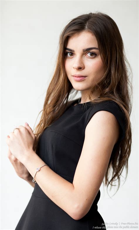 Photo Of Lila A 21 Year Old Brunette Girl Photographed In June 2017