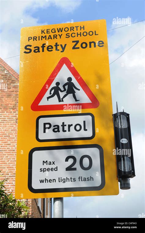 School Safety Zone Speed Limit Sign 20mph Kegworth Stock Photo Alamy