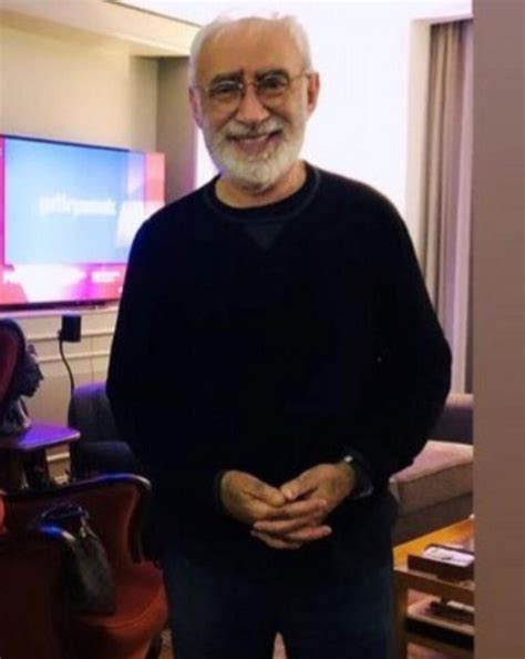 Peşi sıra yine başrol oynadığı, başar sabuncu'nun senaryosunu yazdığı namuslu ile o güne kadar. Şener Şen'in Son Hali Dikkat Çekti