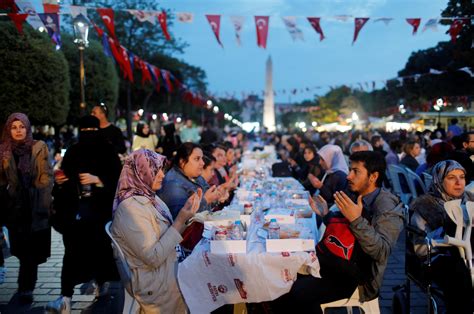 Around The World Ramadan 2017 In Pictures Newsweek Middle East