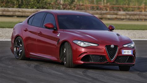 Video Prova Alfa Romeo Giulia Quadrifoglio Test Drive In Pista