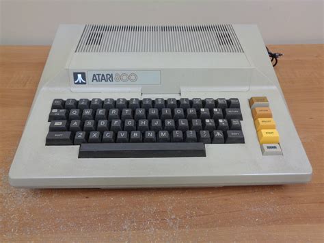 Atari 800 Computer With Dust Cover Owners Guide Basic Cartridge
