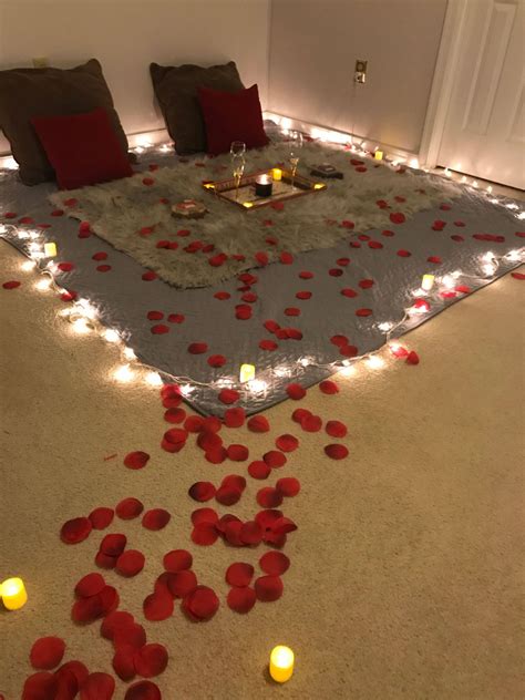 Romantic Valentine Day Dinner in 2020 | Romantic room surprise, Romantic bedroom decor, Romantic ...