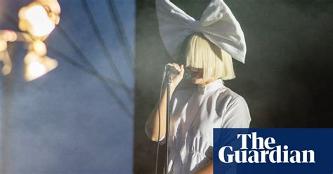 Sia Makes Paparazzi Butt Of The Joke By Posting Nude Picture Herself