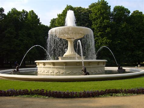 A popular form is to say clock it the house, meaning that something unfavorable was noticed. The meaning and symbolism of the word - «Fountain»
