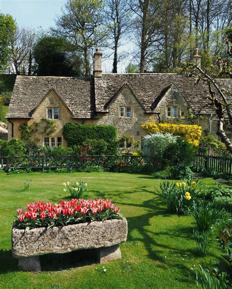 11 Beautiful Cotswolds Villages You Need To See To Europe And Beyond