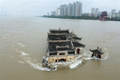 Flooding In China Worsens More Than 10 000 Trapped