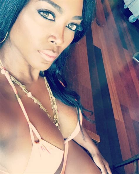 Kenya Moore Nude Sexy Former Miss Usa Takes It All Off Pics