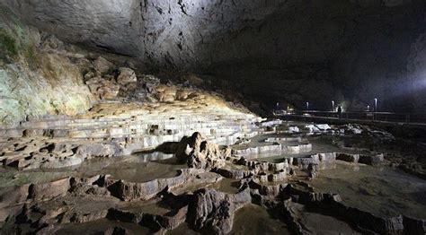 Akiyoshidai Plateau And Akiyoshido Cave Travel Guide Limestone Caves