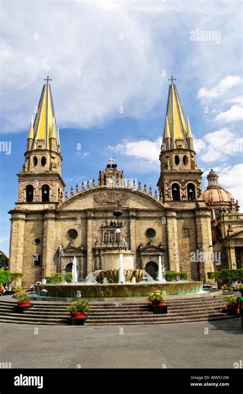Catedral En El Centro Histórico De Guadalajara Jalisco México
