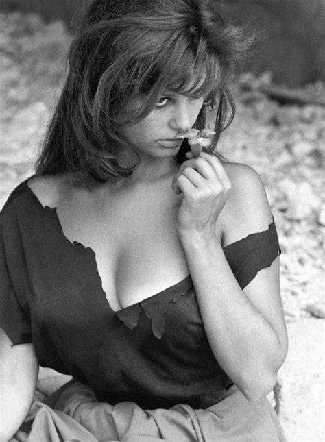 Photos The 1960s Bombshell Style Of Claudia Cardinale—italys Brigitte