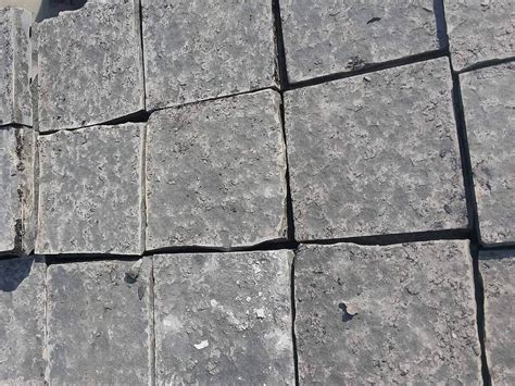 Sawn Split Paving Stone Basalt 200×200×30 Mm Flamed Face And Split