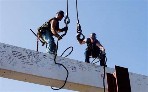 Steel Workers Leave Their Marks Atop World Trade Center The Globe And