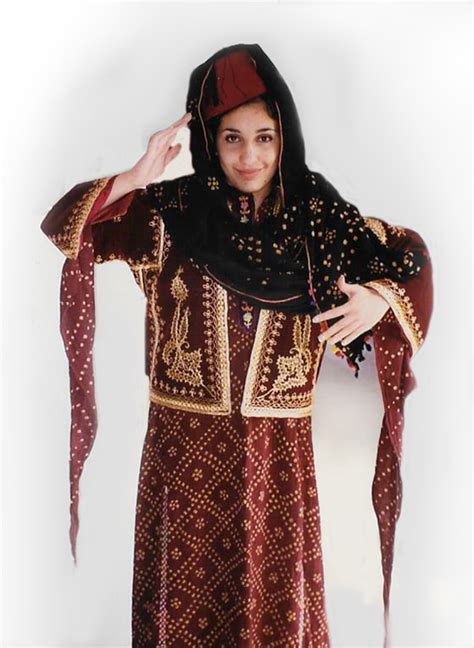 Middle Eastern | Traditional Clothing, Syria, Hama | Traditional outfits, Modesty fashion winter ...