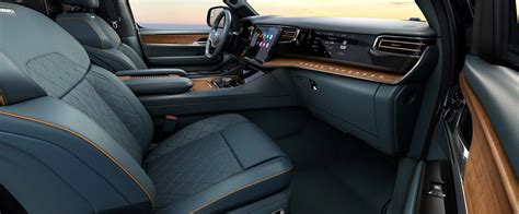 Luxury Features In The 2023 Grand Wagoneer Kearny Mesa Chrysler Dodge