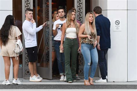 Brielle Biermann Shopping Candids With Her Friends At Il Pastaio In Beverly Hills 15 Gotceleb