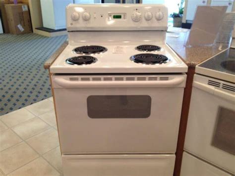 Ge White Electric Range Stove Oven Used For Sale In Tacoma