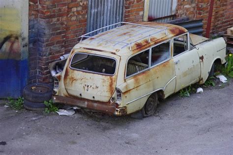 We buy vehicles complete, sell car wrecked, we buy junk cars, cash for cars houston buys no title cars old projects. junk car removal | Pro Tow 24/7 portland towing