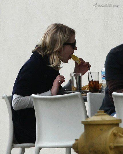 the funny how celebrities eating 18 pics