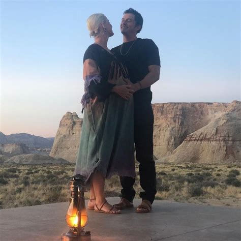 Orlando proposed on valentine's day in 2019 with a unique ruby engagement ring. Katy Perry posta fotos inéditas com Orlando Bloom e o ...