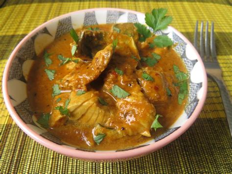 A classic creamy goan fish curry, cooked with turmeric, tamarind and coconut milk. Goan fish curry - with mackerel, coconut and tamarind ...