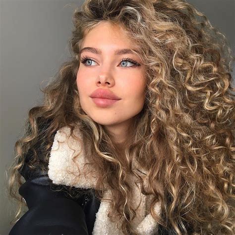 Check spelling or type a new query. Face en Vogue on Instagram: "@etolitvinova" | Curly hair ...
