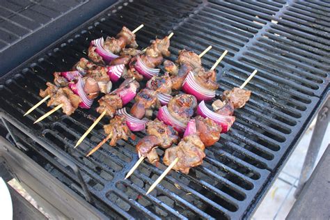 I've used pork, beef, chicken, venison, or even seafood, but i found a boneless leg of lamb that just begged for my grill. Grilled Beef Shish Kabob (Kebab) Recipe - Mr. B Cooks