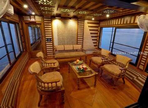 4 Bed Room Luxury Houseboats In Kerala Pickadly Houseboats Kerala