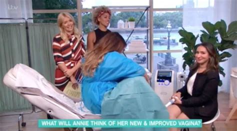 Holly Willoughby Stunned As Shes Shown Guests Vagina During Barrel
