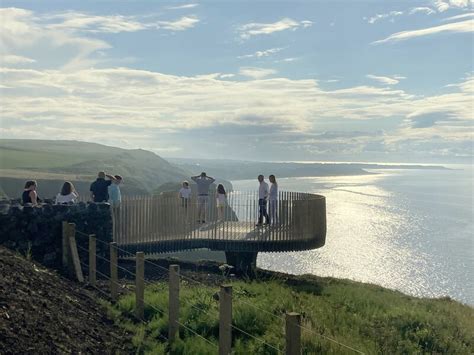Tourists at Magheracross Viewpoint © Kenneth Allen cc-by-sa/2.0 :: Geograph Ireland