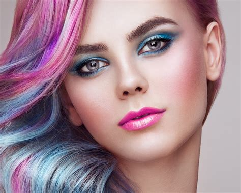 Download Wallpaper 1280x1024 Color Hair Girl Model Makeup Close Up