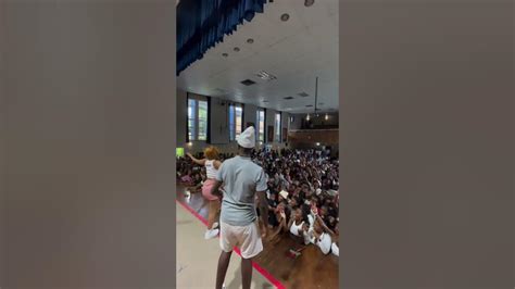 Zee Nxumalo Performing Live At Her Former High School Youtube