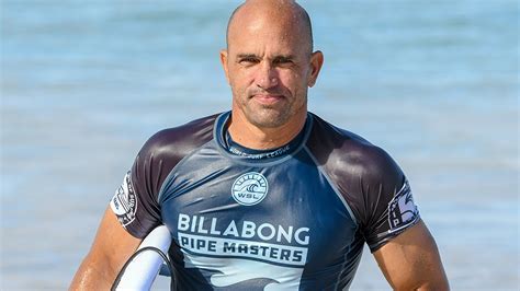Kelly Slater Pulls Off Houdini Tube Ride After Falling Off Board
