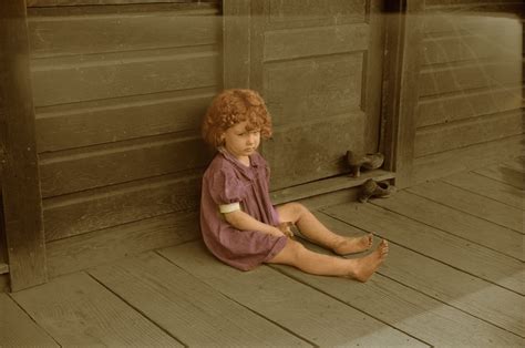 Life During World War Ii 28 Stunning Colorized Pictures Of Children