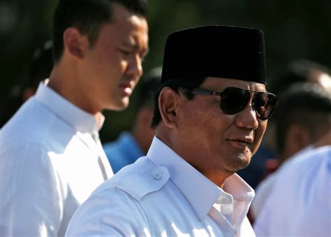 indonesians choose president parliament in world s biggest one day vote