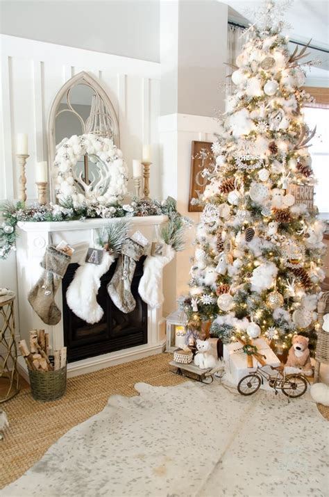 25 Inexpensive Christmas Tree Decorating Ideas Glam Christmas Tree