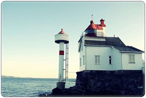 Buscas un lugar seguro para. Villa Malla, Norway | Lighthouse, Seattle skyline, Norway